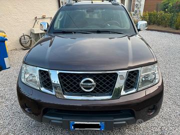 Nissan Navara 2.5 dCi 190CV 4 porte Double Cab XE