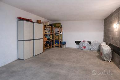 Box Garage 19 mq a Milano in via Debussy