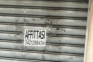 Locali commerciali e terreni ad Arzano