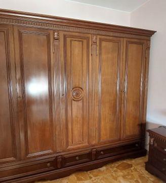 camera da letto in nove in stile arte povera