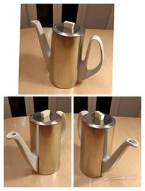 Caffettiera con protezione termica.