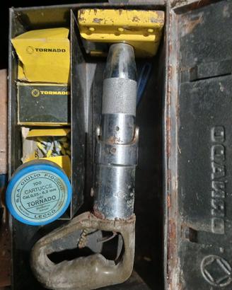 pistola sparachiodi a scoppio per cemento