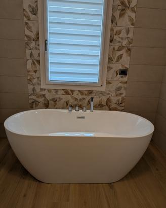 Vasca da bagno in ovale in acrilico 