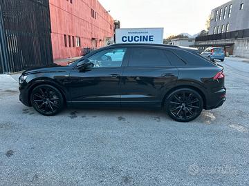 Audi q8 50 tdi - sline - tetto- cerchi 23