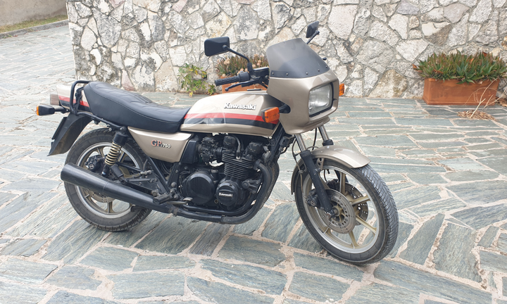 Kawasaki GPZ 750