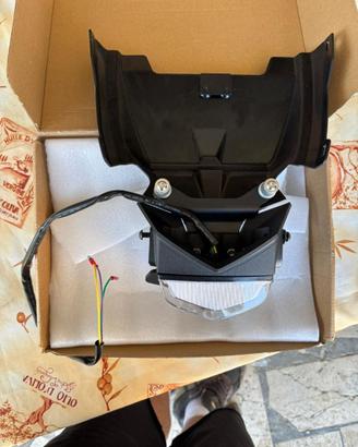 BMW F900R Portatarga Corto Foxwolf LED