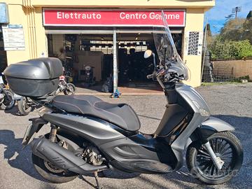 Beverly 300 anno 2015