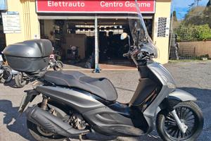 Beverly 300 anno 2015