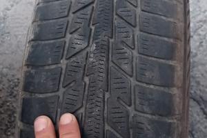 4 gomme invernali 175/65 R15 84T su cerchio ferro