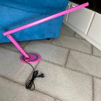 Lampada da tavolo rosa