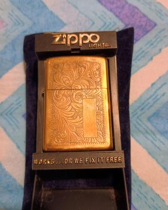Zippo Venetian Brass Vintage 1989 (G V) con Esposi