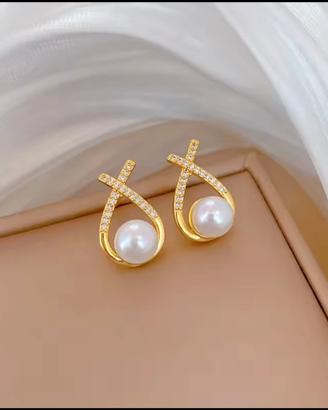 Orecchini con oerla color oro