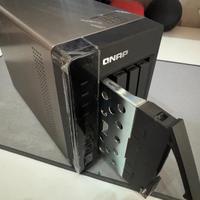 NAS Qnap TS-451S + 3 HDD Seagate Firecuda 2TB hybr