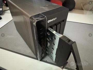 NAS Qnap TS-451S + 3 HDD Seagate Firecuda 2TB hybr