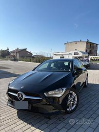 MERCEDES Cla 180 d