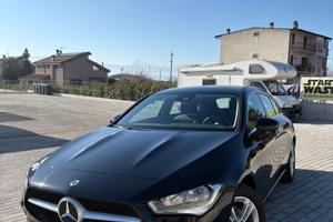 MERCEDES Cla 180 d