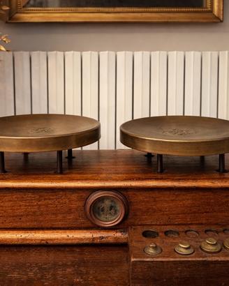 Bilancia d’epoca in legno e ottone - con pesi