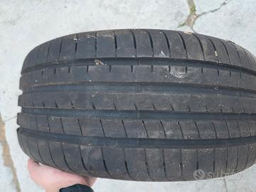 Gomma GoodYear Estiva 225/40 R18