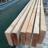 Tavole di legno grezzo