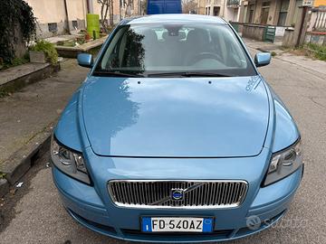 Volvo v50 2004