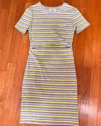 Vestito a righe con spacco davanti Bershka
