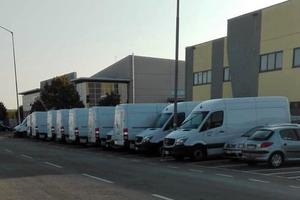 Parcheggio per furgoni, auto, camper