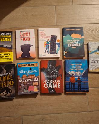 Vari libri per scuola media