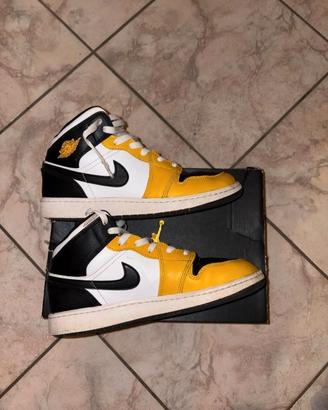 Scarpe Nike Air Jordan 1 Mid 🏀