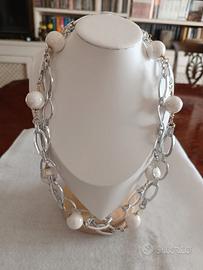 Collana a catena con sfere di ceramica bianca