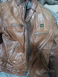 vedo due gubotti blauer uno in pelle latro e un ca