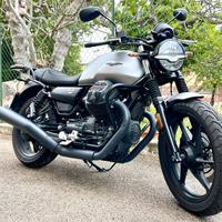 Moto Guzzi V7 Stone 850cc + accessori originali