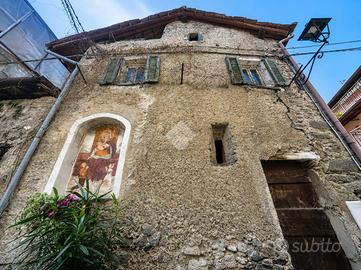 CASA SEMINDIPENDENTE A PIANELLO DEL LARIO