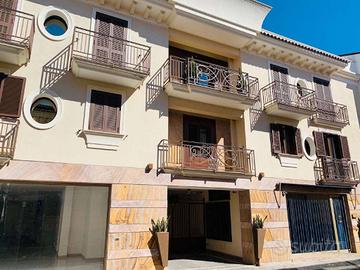 Appartamento di 70 m² con 3 locali e box auto a Ma