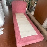 Letto singolo imbottito con testiera