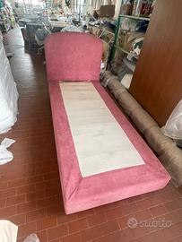 Letto singolo imbottito con testiera