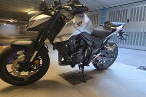 Hornet 750 Grigio, quick shift, 7 mesi di vita