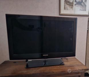 TV Samsung 32” Full HD UE32B6000VW con elegante ba