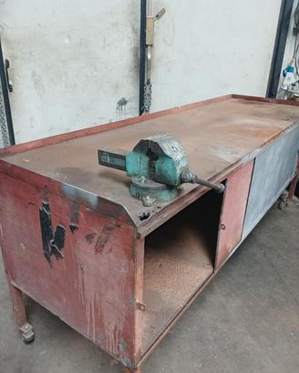 banco da lavoro con porte scorivole 250×60cm