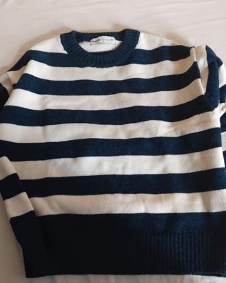 Maglione a righe bianche e blu
