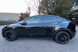 Tesla  Model Y Long Range AWD cerchi 20” autopilot