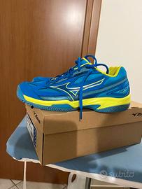 Scarpe da tennis e paddle