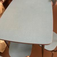 Tavolo + 4 sedie vintage celeste