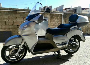 Si vende APRILIA SCARABEO 500 cc