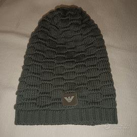Usato pochissimo, unisex cappello in lana Armani