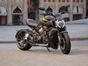 ducati-diavel-v4-dark-stealth-yellow