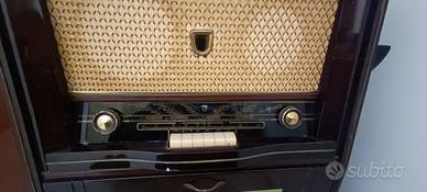 Radio d'epoca con giradischi "Philips Alfiere 2"