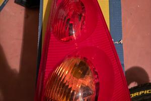 Fari posteriori Citroen C1 e Peugeot 107