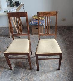 due sedie in legno