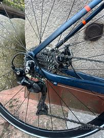 Bici da corsa Triban RC520 – tenuta in cantina
