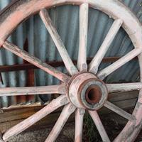 ruota di carro antica 